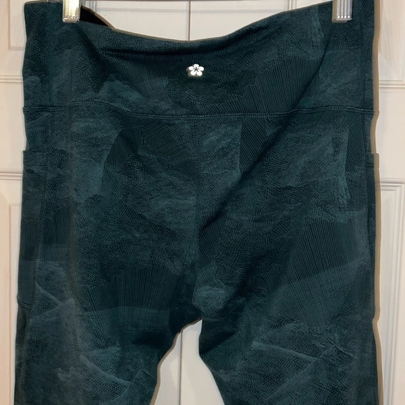 Tuff athletics forest green printed leggings Sz XXL - Picture 9 of 17